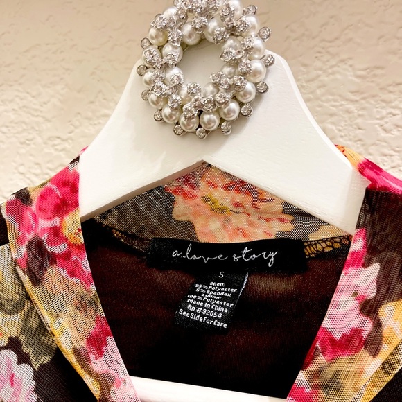 Love Story Floral Mesh Blouse - Picture 3 of 5
